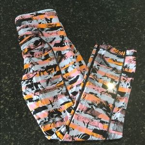 Lululemon Crops! Like new! Size 2